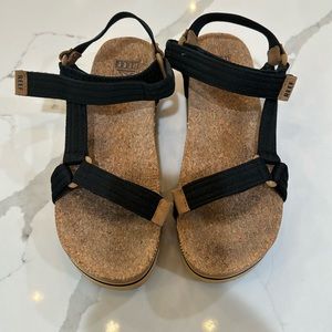 Reef Cushion Remi Hi